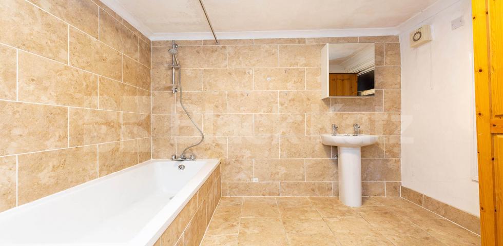 Modern and Central Apartment Shepherds Bush Road, Shepherds Bush